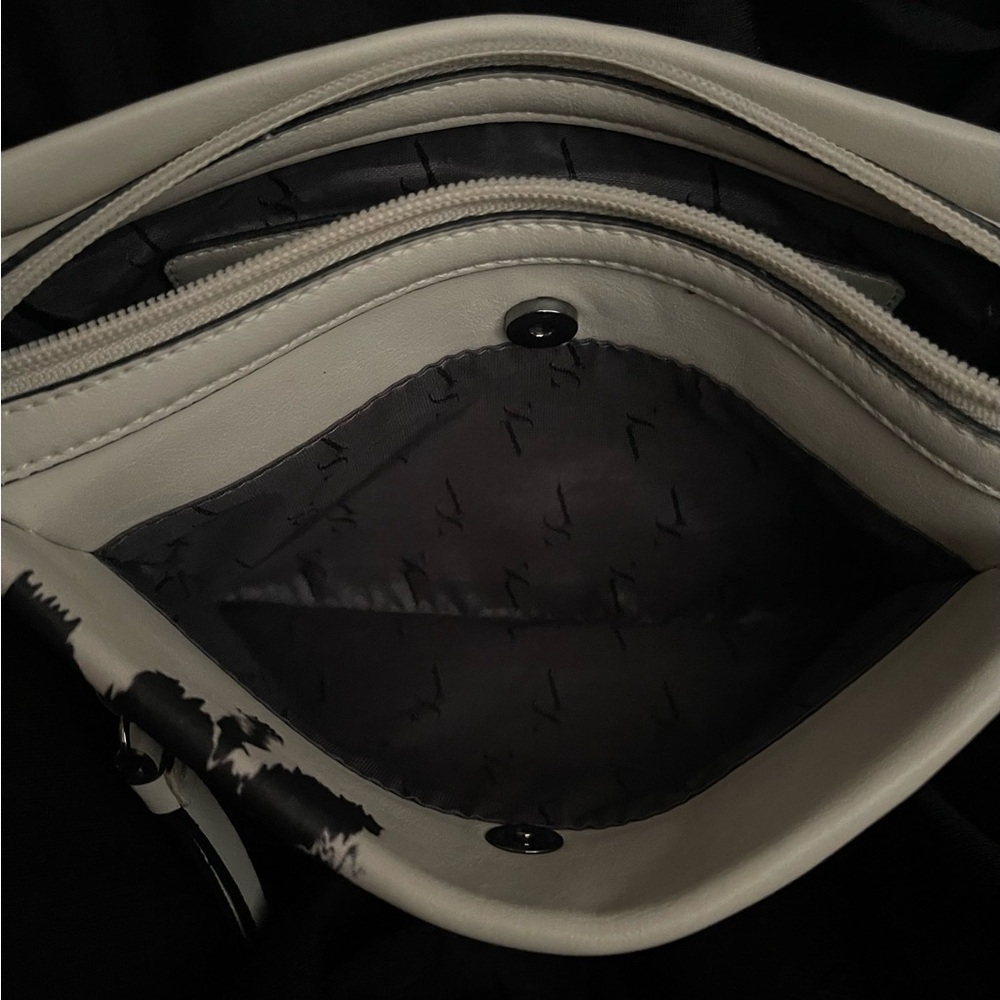 Simply Vera Wang Sintra Crossbody Bag Purse Black Gray Cream Silver Pockets EUC - Picture 6 of 15